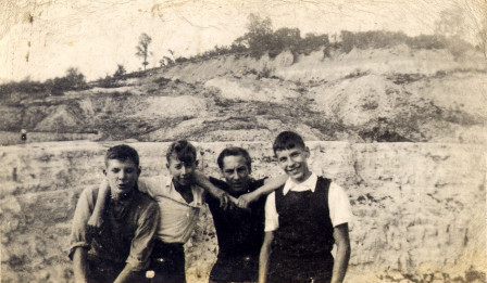 Alex Baltauss et ses amis dans la carrière Saint-Pierre en 1939-1940